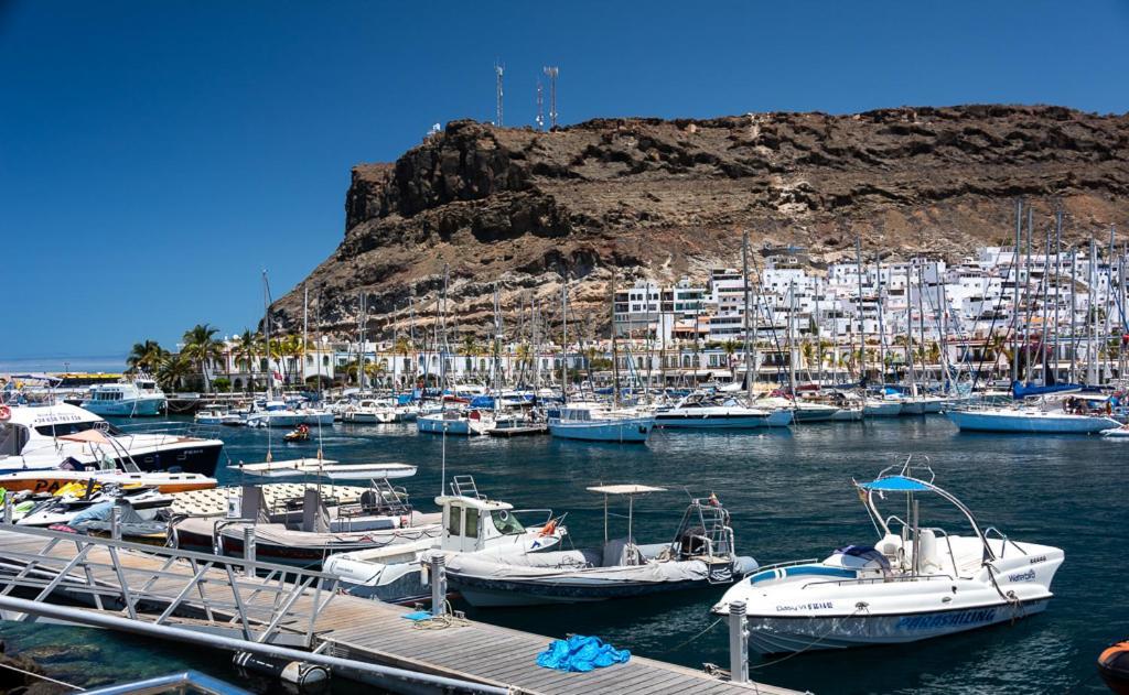 Edificio Playa Apartment Puerto De Mogan Bagian luar foto